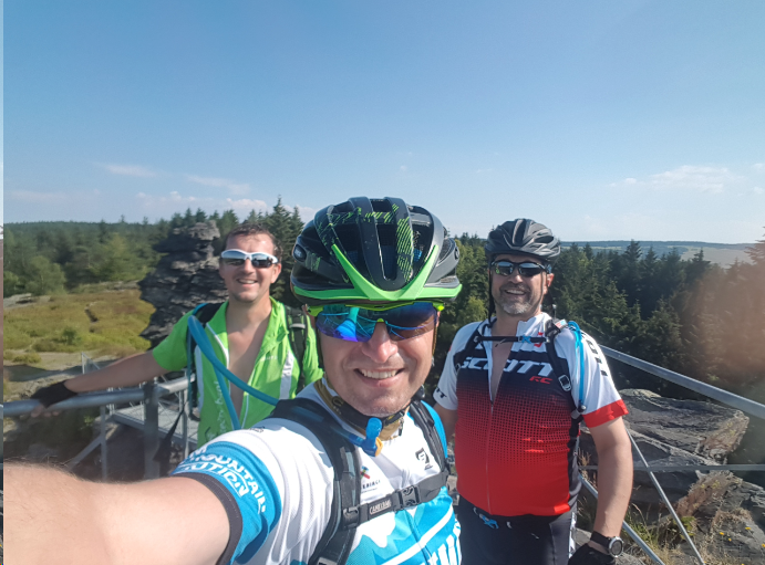 cid:image003.png@01D42429.855905D0