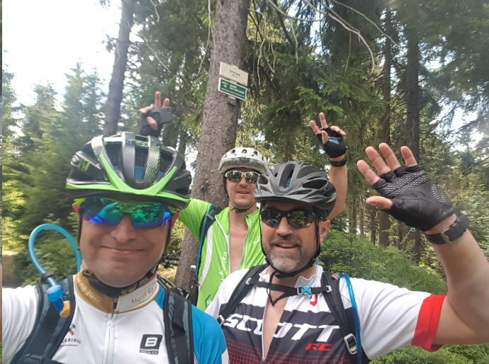 cid:image004.png@01D42429.855905D0